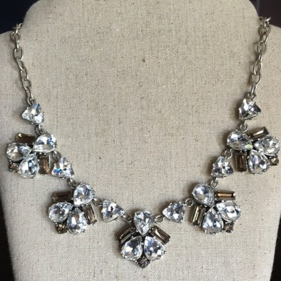 Stella & Dot | Retired Lila Crystal Jeweled Statement Necklace - Picture 8 of 16